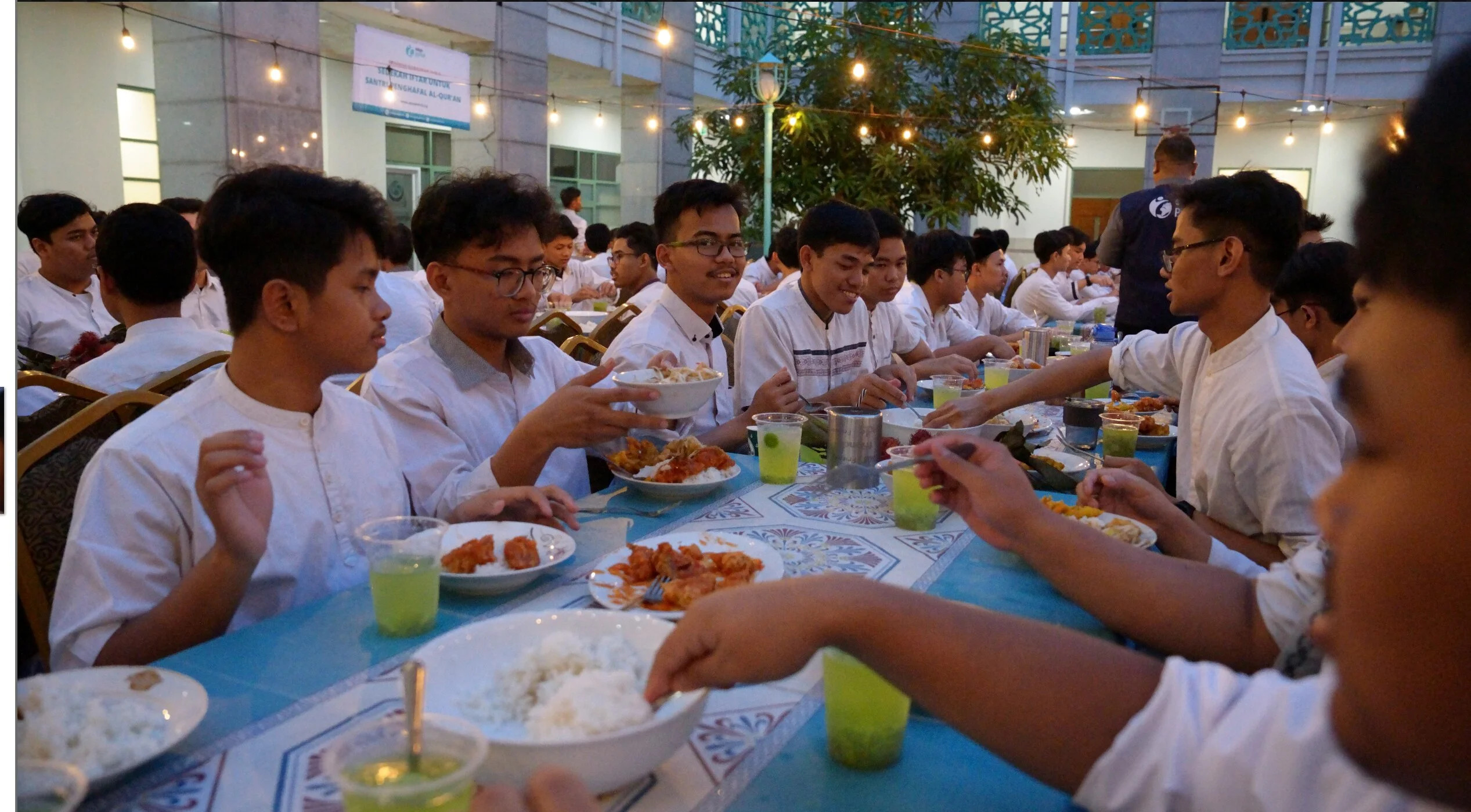 Foto 7 dari album Iftar Bersama Santri Tahfidz 2025